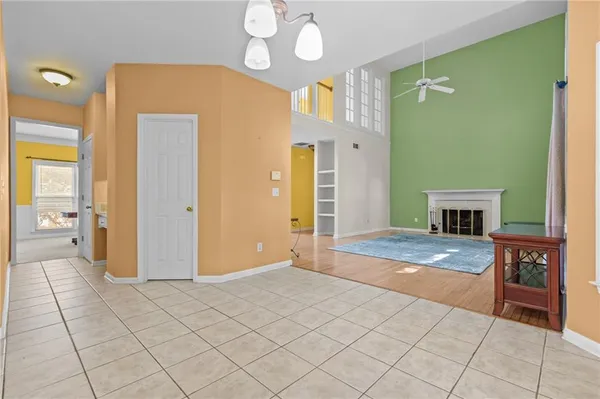 a view of a livingroom with furniture window and outside view