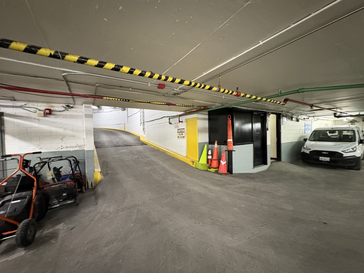 21 West Goethe Street, Unit 2A Chicago, IL 60610 - Photo 32 of 49 a view of car garage