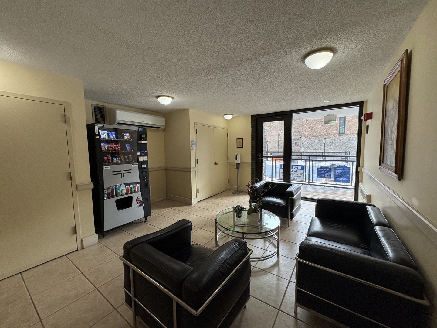 21 West Goethe Street, Unit 2A Chicago, IL 60610 - Photo 36 of 49 a living room with furniture