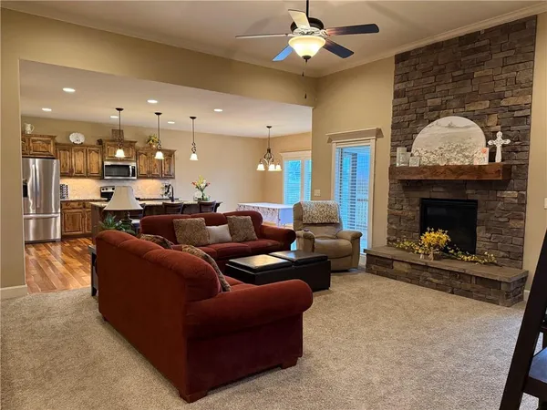 $450,000 | 626 Liberty Road, Smithville, MO 64089