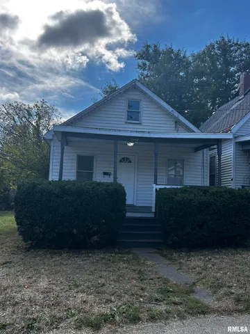 $999 | 1020 East Kansas Street, Peoria, IL 61603