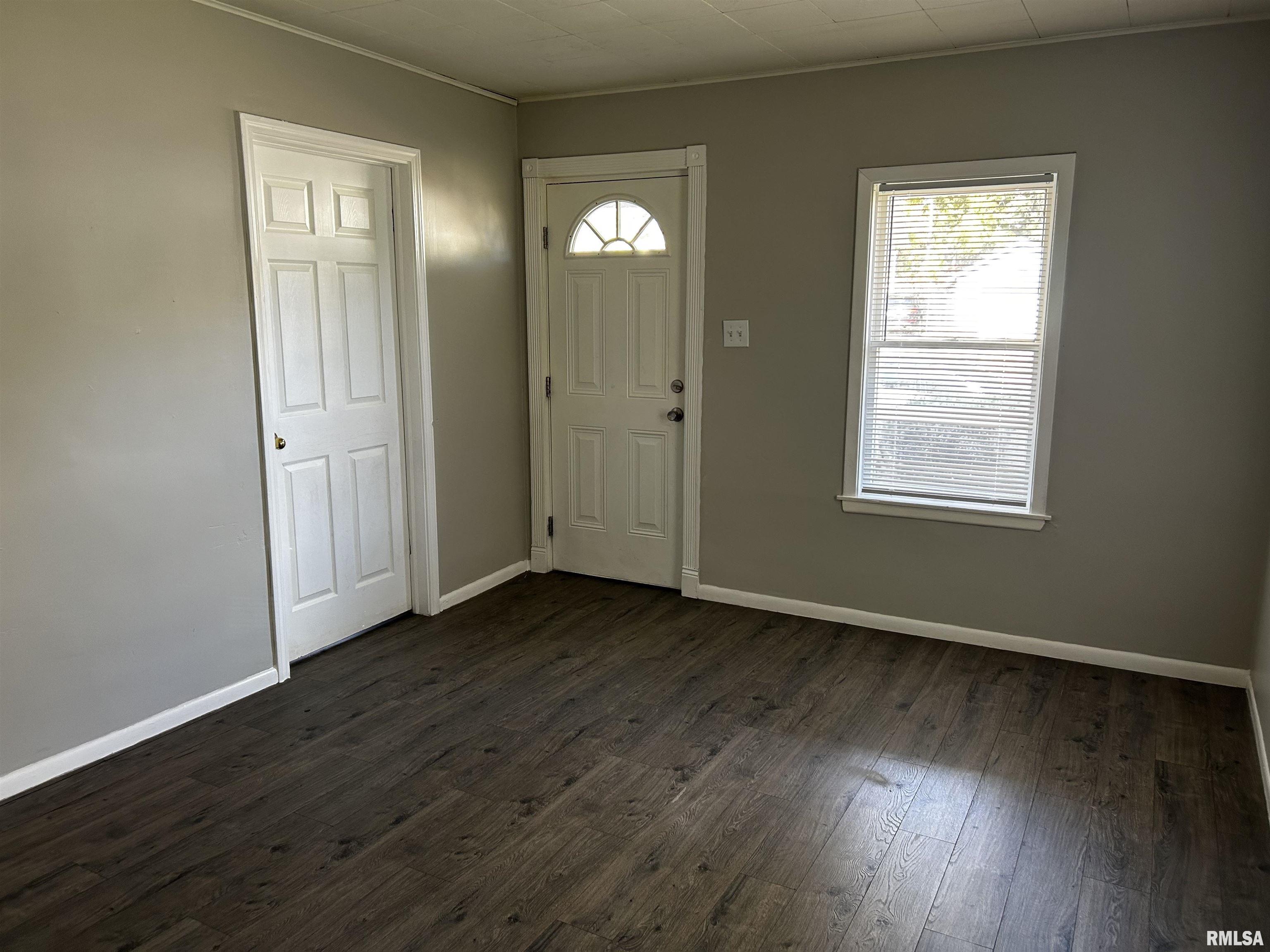 1020 East Kansas Street Peoria, IL 61603 - Photo 2 of 12