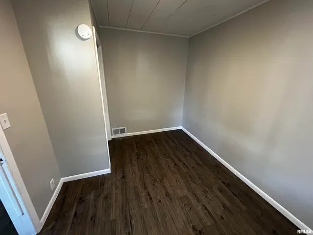 $999 | 1020 East Kansas Street, Peoria, IL 61603