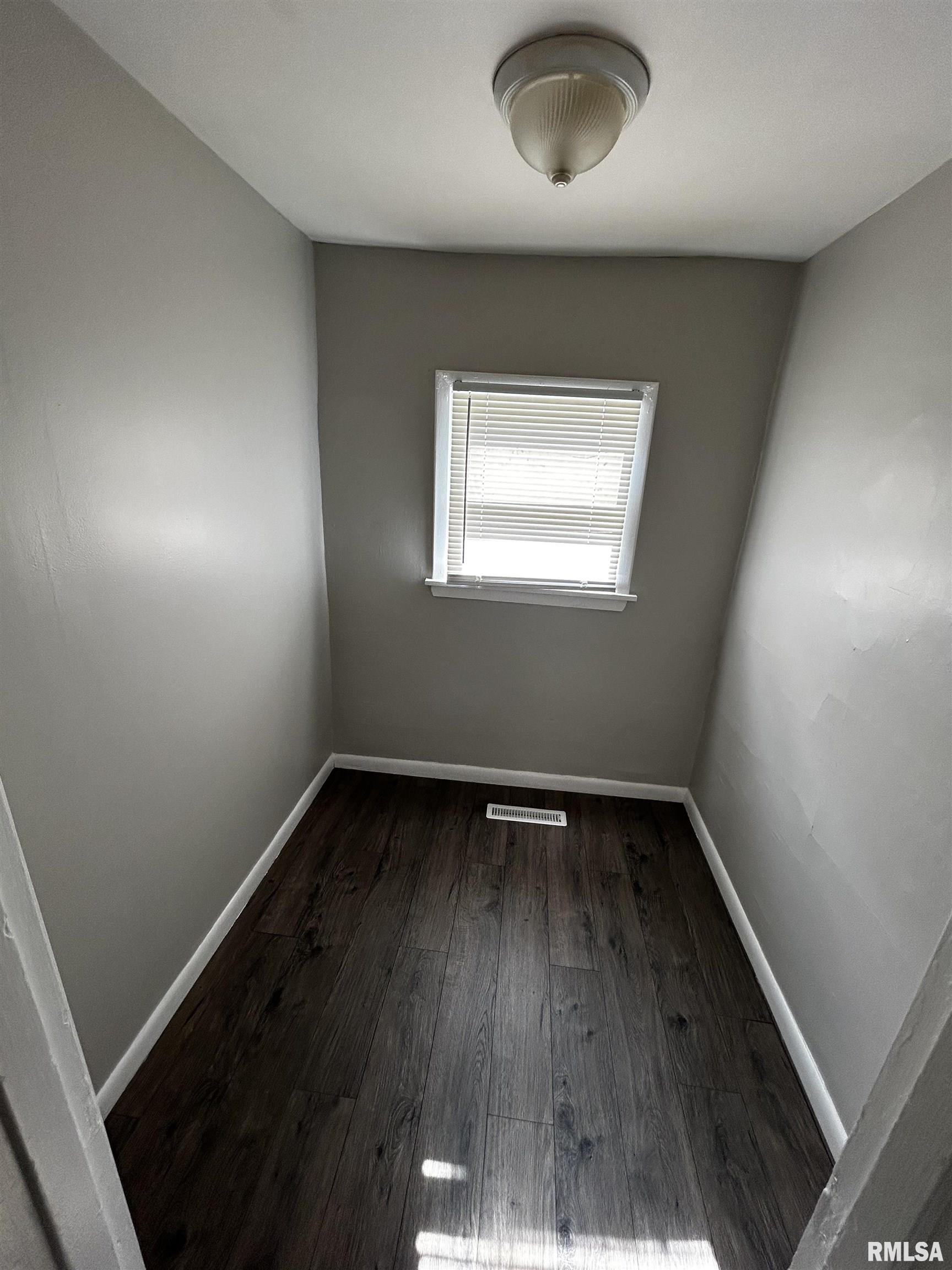 1020 East Kansas Street Peoria, IL 61603 - Photo 9 of 12