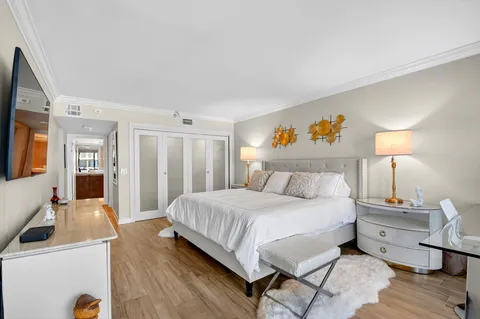 $1,395,000 | 3390 South Ocean Boulevard, Unit 305, Palm Beach, FL 33480