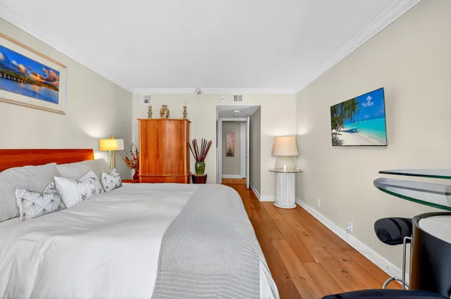 $1,395,000 | 3390 South Ocean Boulevard, Unit 305, Palm Beach, FL 33480