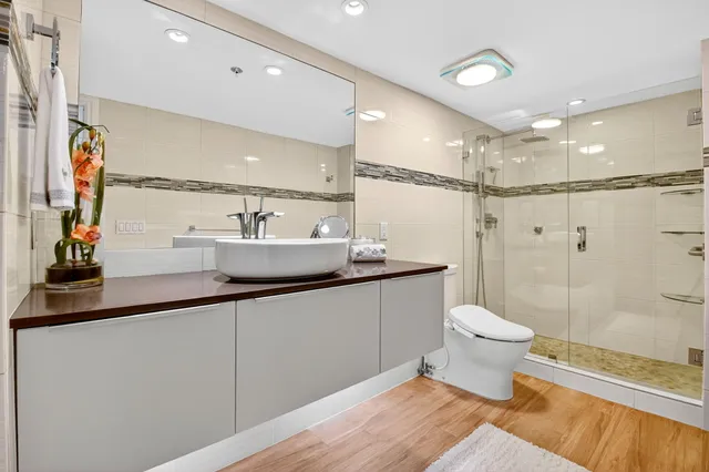 $1,395,000 | 3390 South Ocean Boulevard, Unit 305, Palm Beach, FL 33480