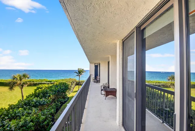 $1,395,000 | 3390 South Ocean Boulevard, Unit 305, Palm Beach, FL 33480