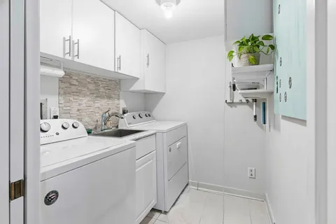 $1,395,000 | 3390 South Ocean Boulevard, Unit 305, Palm Beach, FL 33480