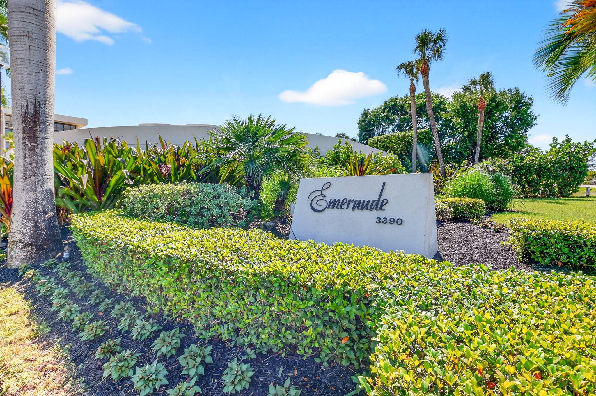 3390 South Ocean Boulevard, Unit 305 Palm Beach, FL 33480 - Photo 25 of 48 51-web-or-mls-DSC_4475