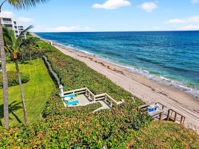 $1,395,000 | 3390 South Ocean Boulevard, Unit 305, Palm Beach, FL 33480