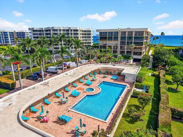 $1,395,000 | 3390 South Ocean Boulevard, Unit 305, Palm Beach, FL 33480