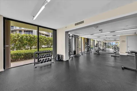 $1,395,000 | 3390 South Ocean Boulevard, Unit 305, Palm Beach, FL 33480