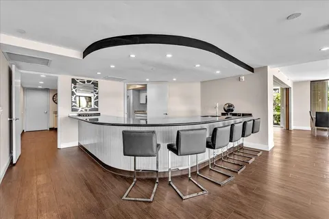 $1,395,000 | 3390 South Ocean Boulevard, Unit 305, Palm Beach, FL 33480