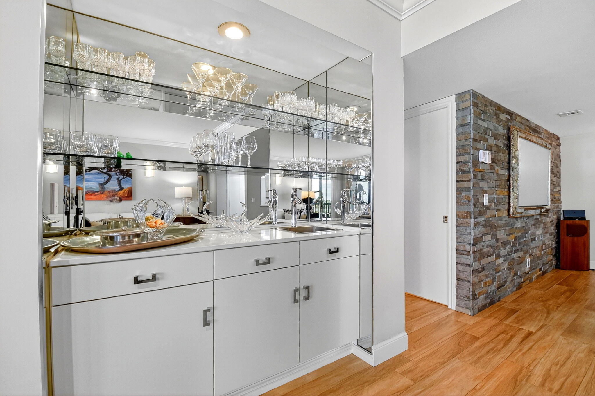 3390 South Ocean Boulevard, Unit 305 Palm Beach, FL 33480 - Photo 7 of 48 Built in Bar