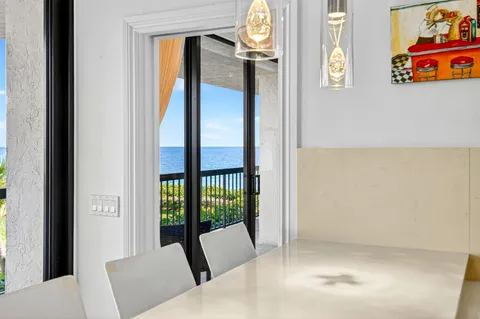 $1,395,000 | 3390 South Ocean Boulevard, Unit 305, Palm Beach, FL 33480