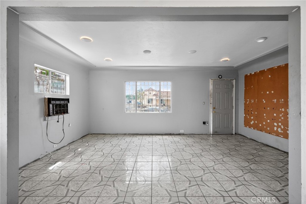 443 West Cedar Street Compton, CA 90220 - Photo 8 of 38