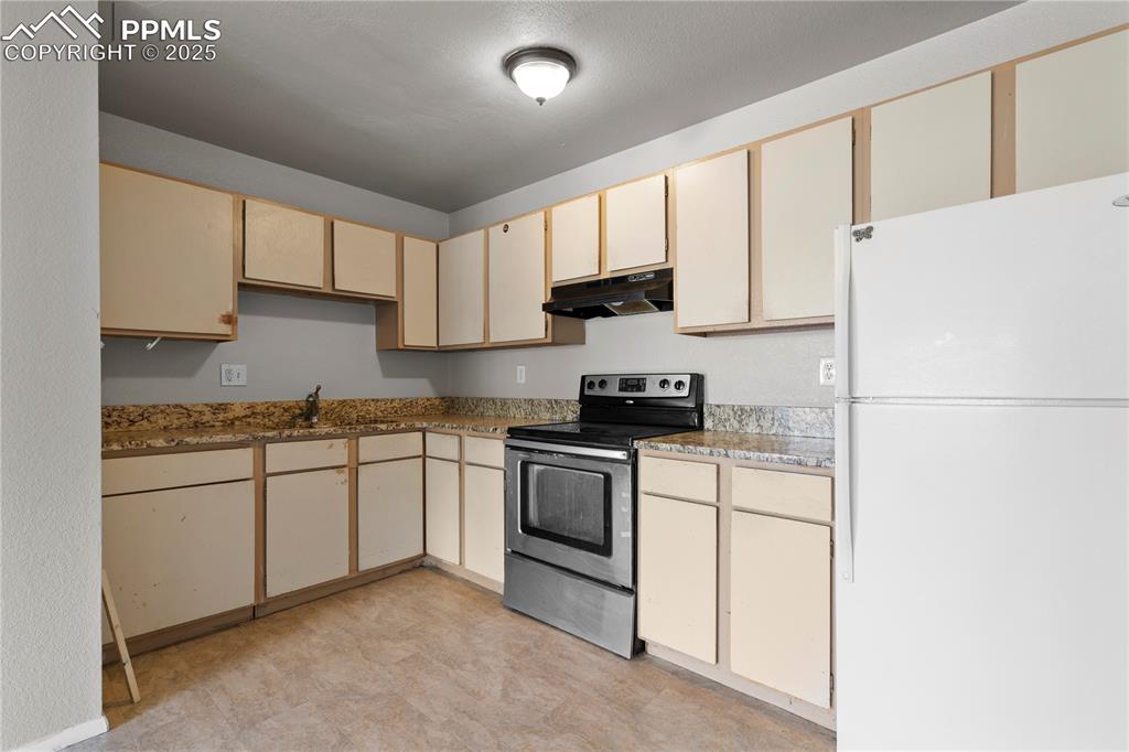 1712 Hampton South Colorado Springs, CO 80906 - Photo 16 of 22 Unit 2 kitchen