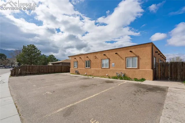 $490,000 | 1712 Hampton South, Colorado Springs, CO 80906