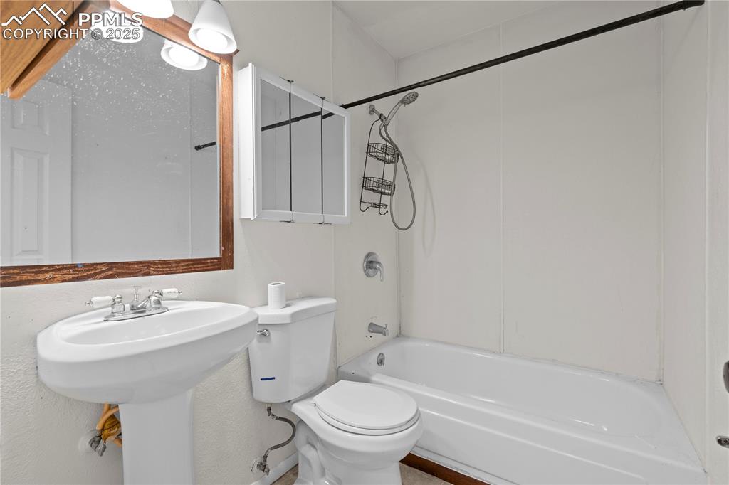 1712 Hampton South Colorado Springs, CO 80906 - Photo 7 of 22 Unit 1 bath