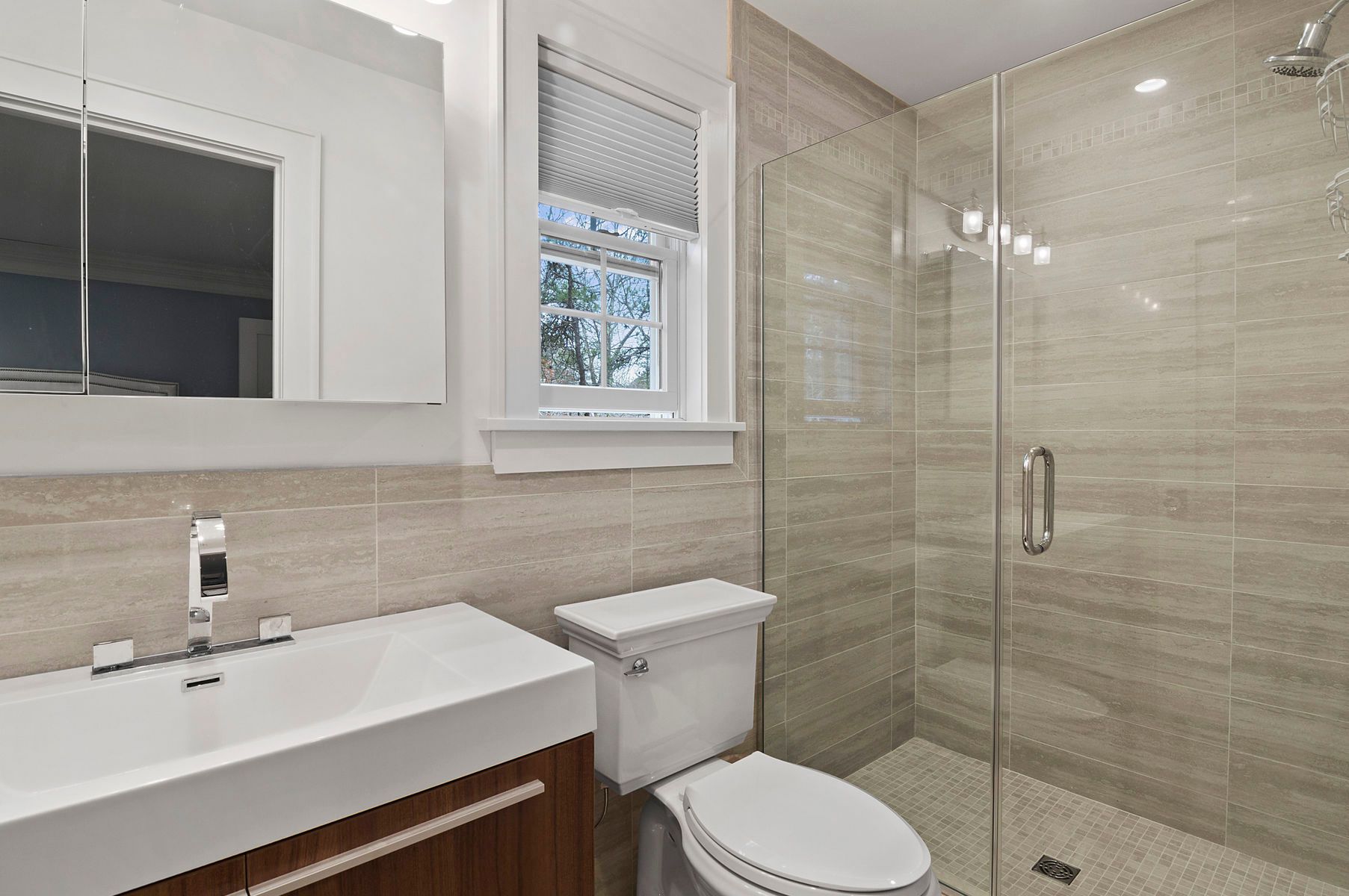 8 Main Street East Hampton, NY 11937 - Photo 12 of 15