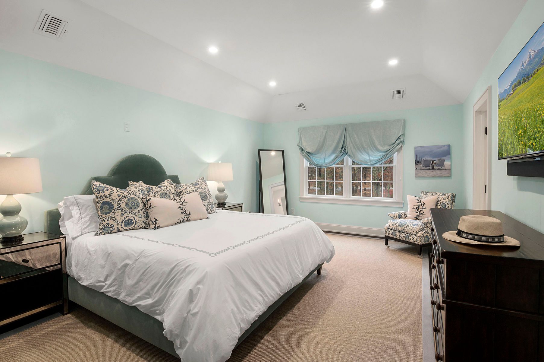 8 Main Street East Hampton, NY 11937 - Photo 6 of 15