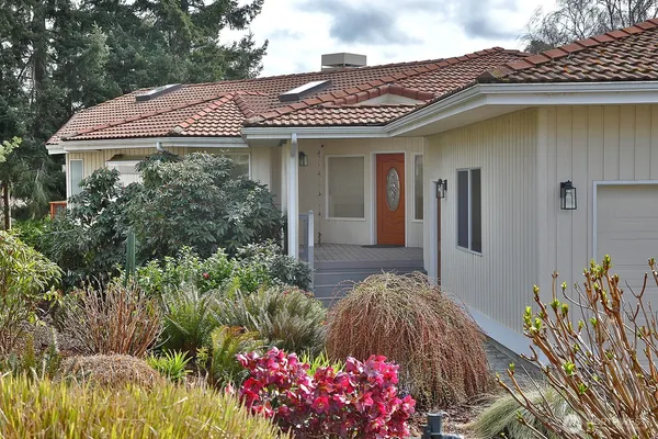 $895,000 | 5663 Lenz Place, Langley, WA 98260