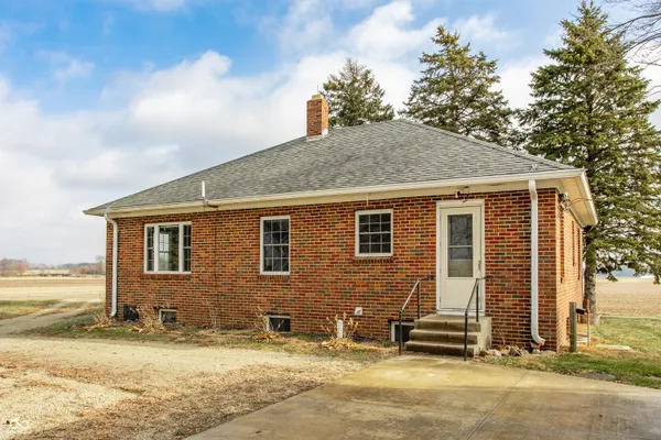 $190,000 | 5109 West Maxville Road, Winchester, IN 47394