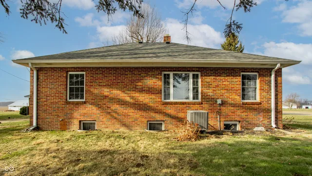 $198,900 | 5109 West Maxville Road, Winchester, IN 47394