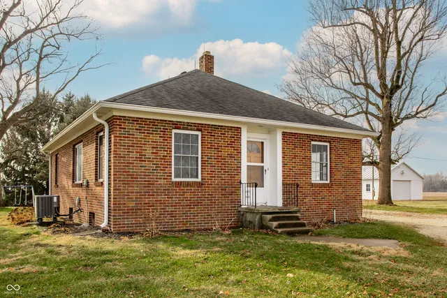 $198,900 | 5109 West Maxville Road, Winchester, IN 47394