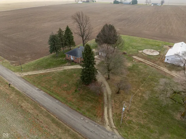$198,900 | 5109 West Maxville Road, Winchester, IN 47394
