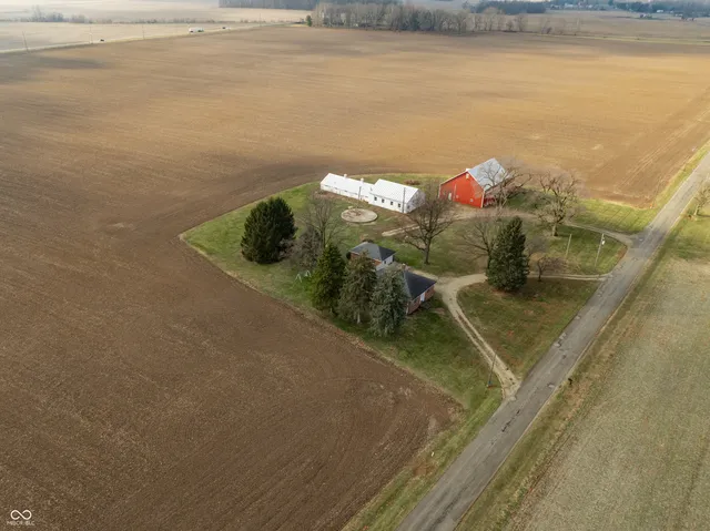 $198,900 | 5109 West Maxville Road, Winchester, IN 47394