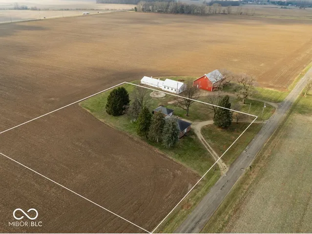 $198,900 | 5109 West Maxville Road, Winchester, IN 47394