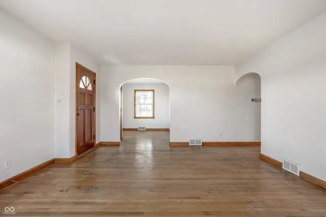 $198,900 | 5109 West Maxville Road, Winchester, IN 47394