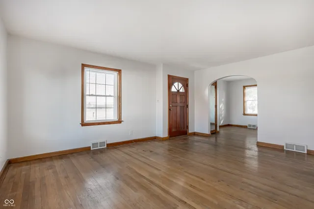 $198,900 | 5109 West Maxville Road, Winchester, IN 47394