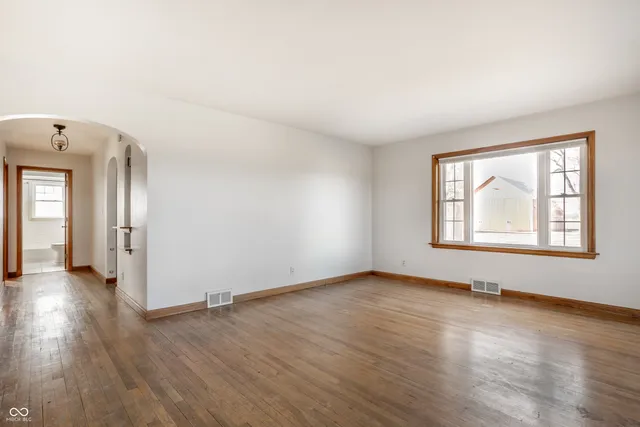 $198,900 | 5109 West Maxville Road, Winchester, IN 47394