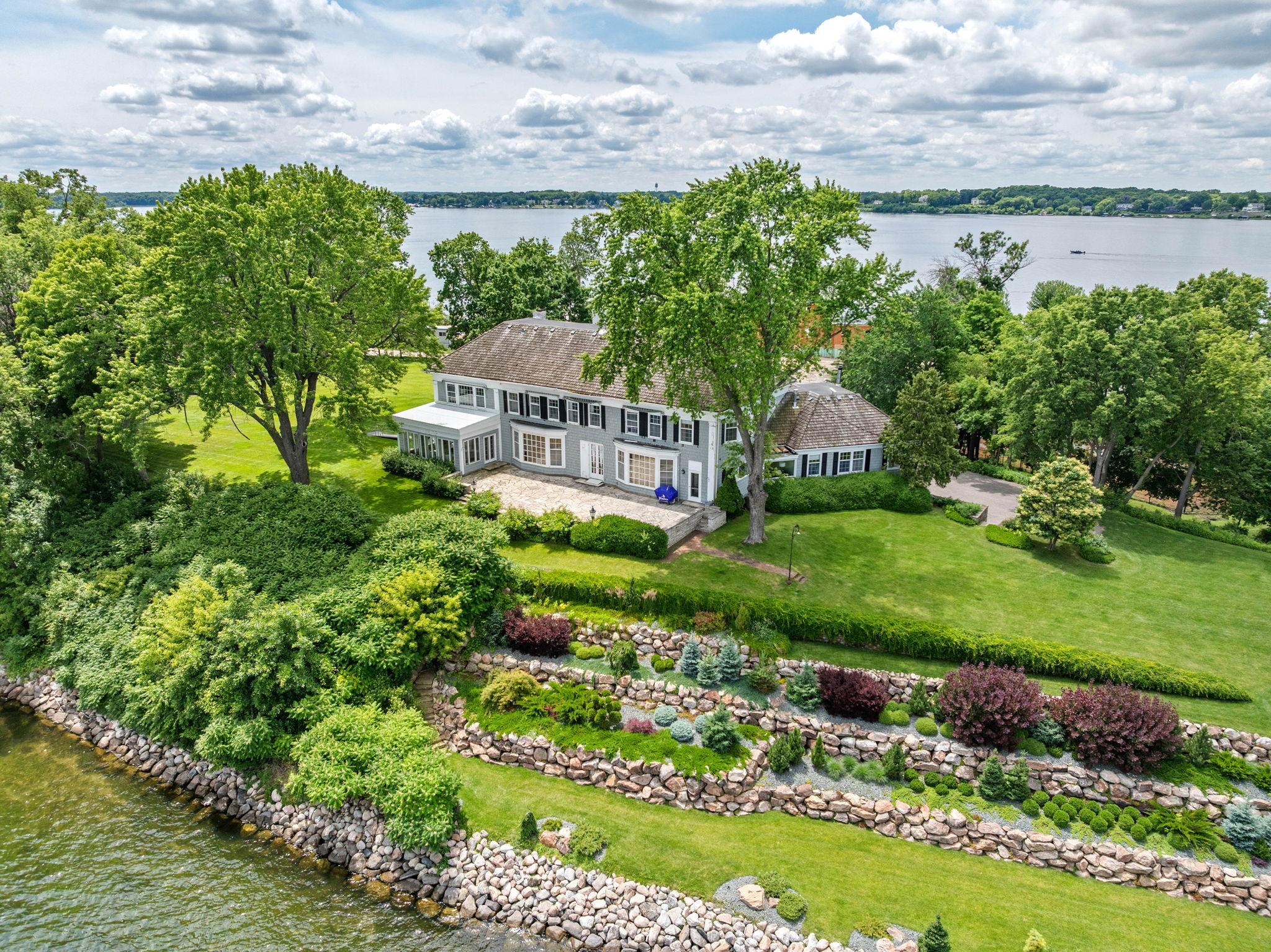 1480 Bracketts Point Road Wayzata, MN 55391 - Photo 2 of 3