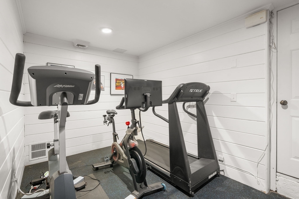 17 Lancaster Road Newton, MA 02458 - Photo 25 of 29