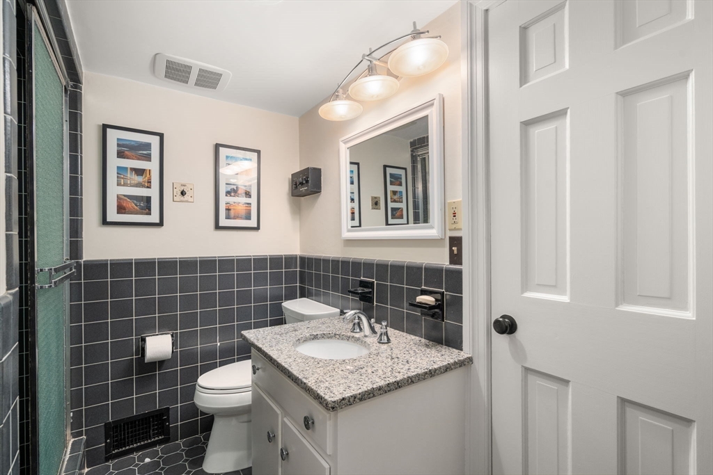 17 Lancaster Road Newton, MA 02458 - Photo 26 of 29