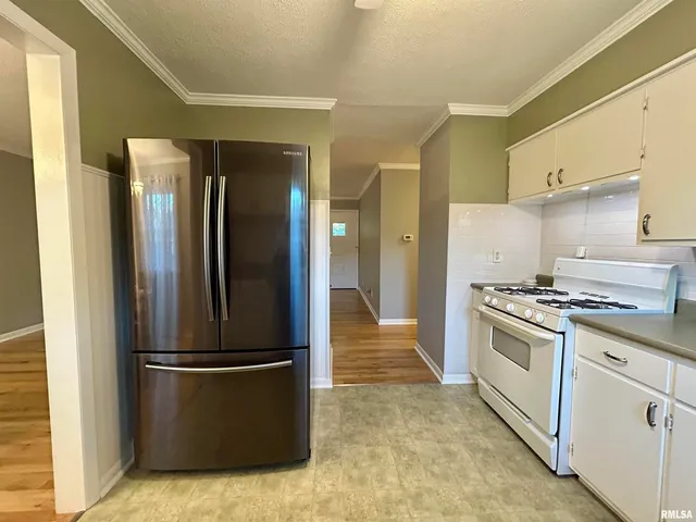 $149,900 | 1406 West Taylor Drive, Carbondale, IL 62901