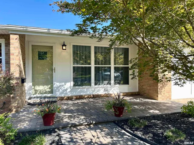 $149,900 | 1406 West Taylor Drive, Carbondale, IL 62901