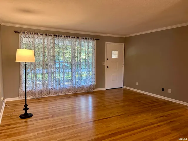 $149,900 | 1406 West Taylor Drive, Carbondale, IL 62901