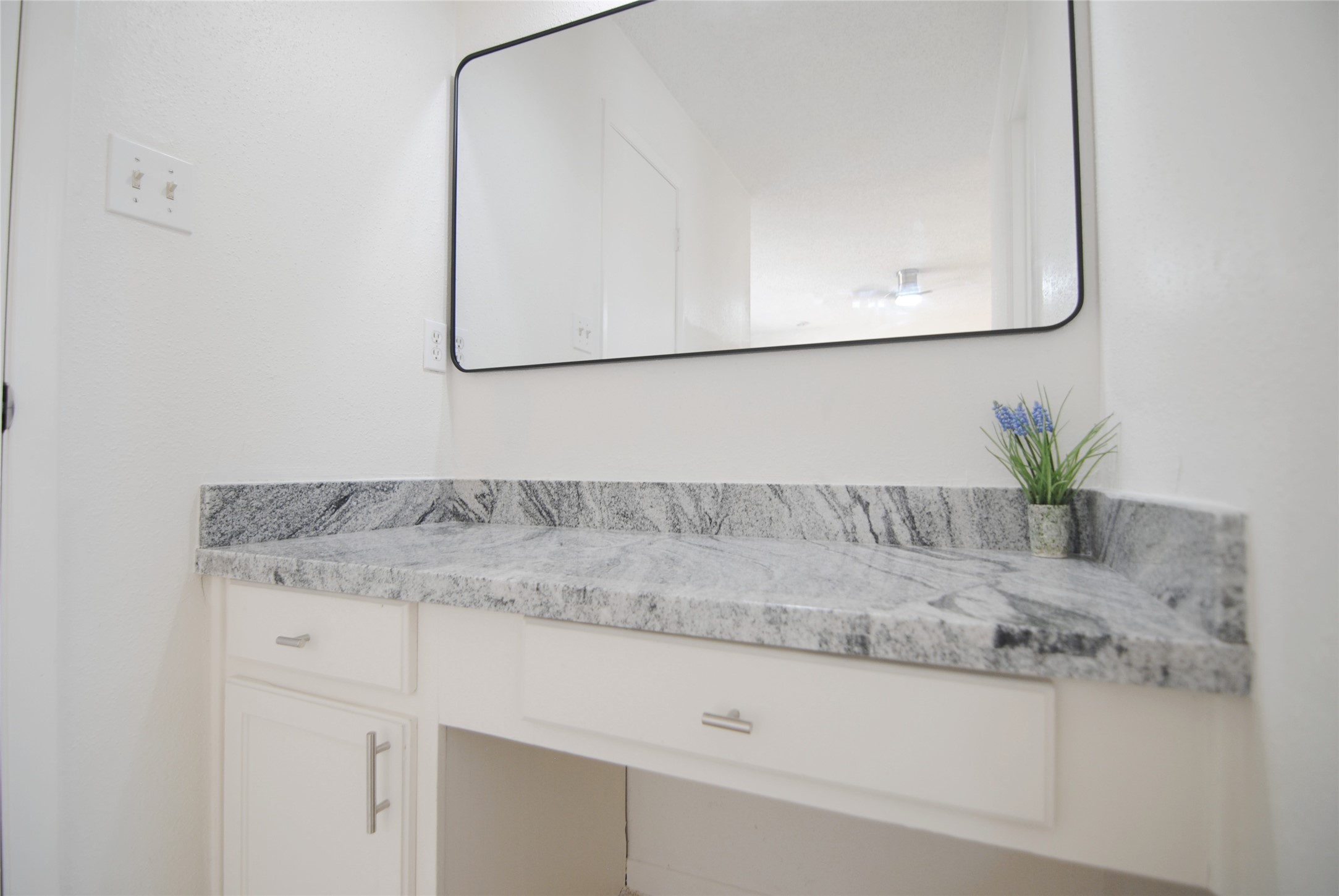 6207 Grandvale Drive Houston, TX 77072 - Photo 14 of 22