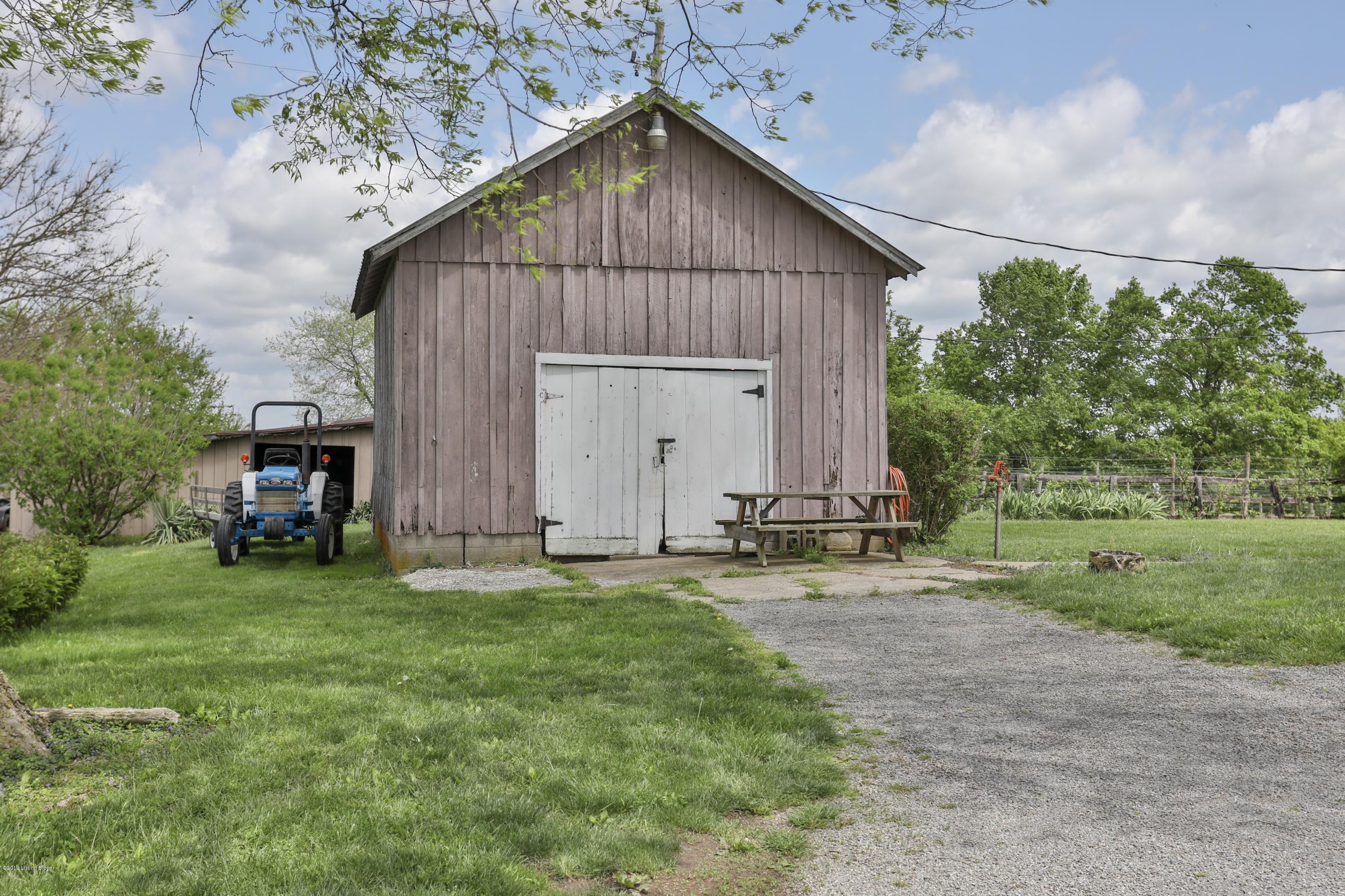 3205 Springfield Road Bloomfield, KY 40008 - Photo 32 of 43 Garage/barn