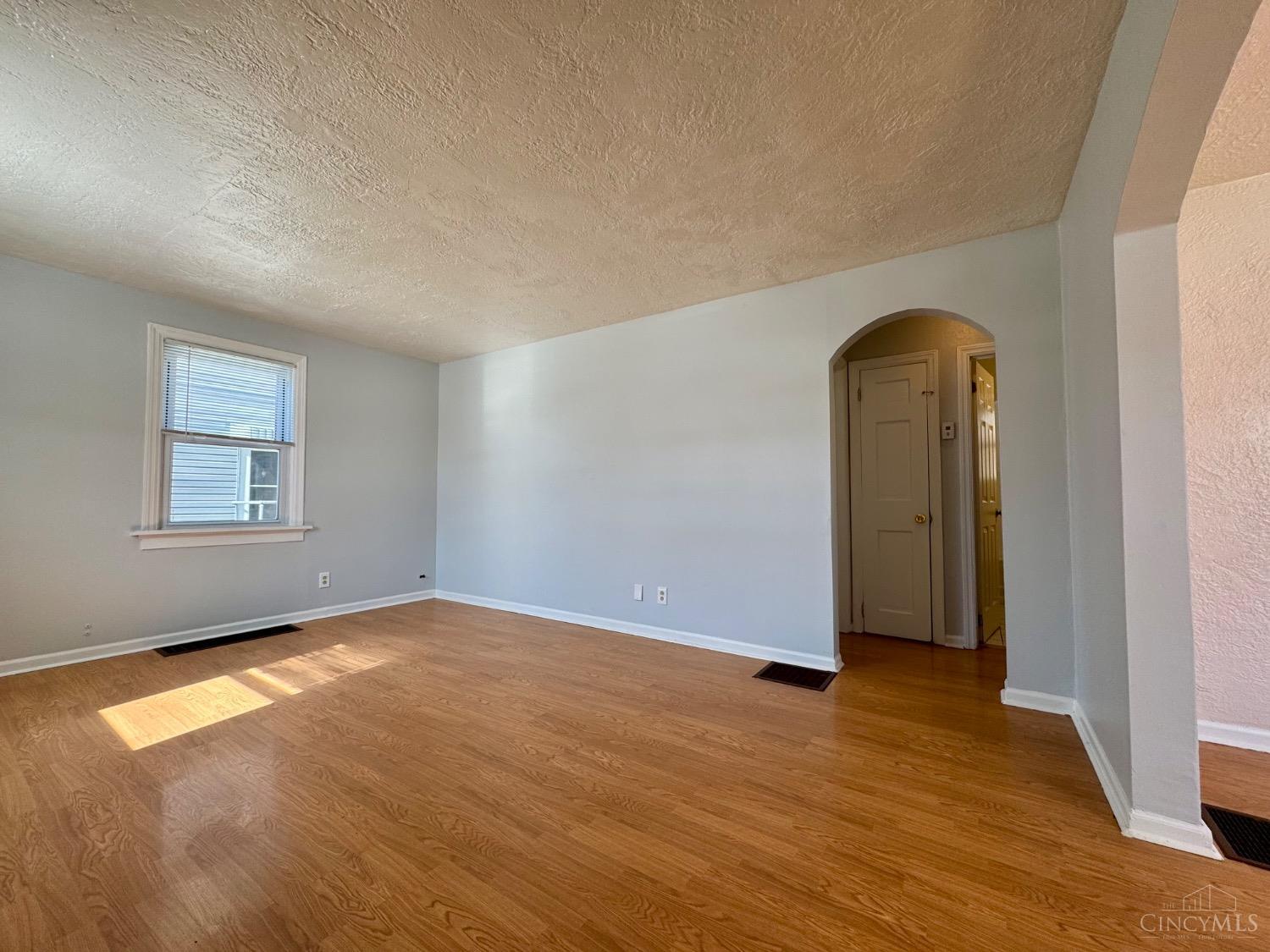5210 Rapid Run Road Cincinnati, OH 45238 - Photo 3 of 34 Gallery Image 3