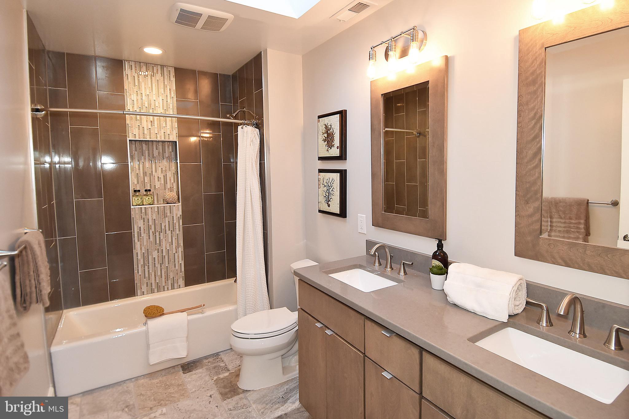 7801 Beech Tree Road Bethesda, MD 20817 - Photo 41 of 52 Hall Bathroom