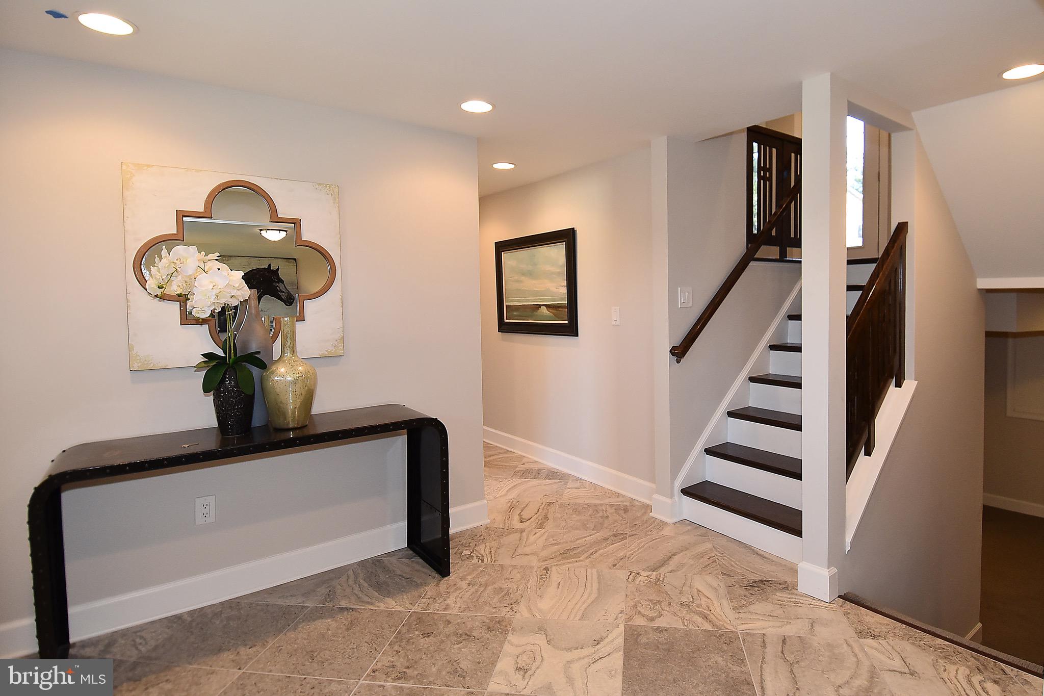 7801 Beech Tree Road Bethesda, MD 20817 - Photo 9 of 52 Foyer