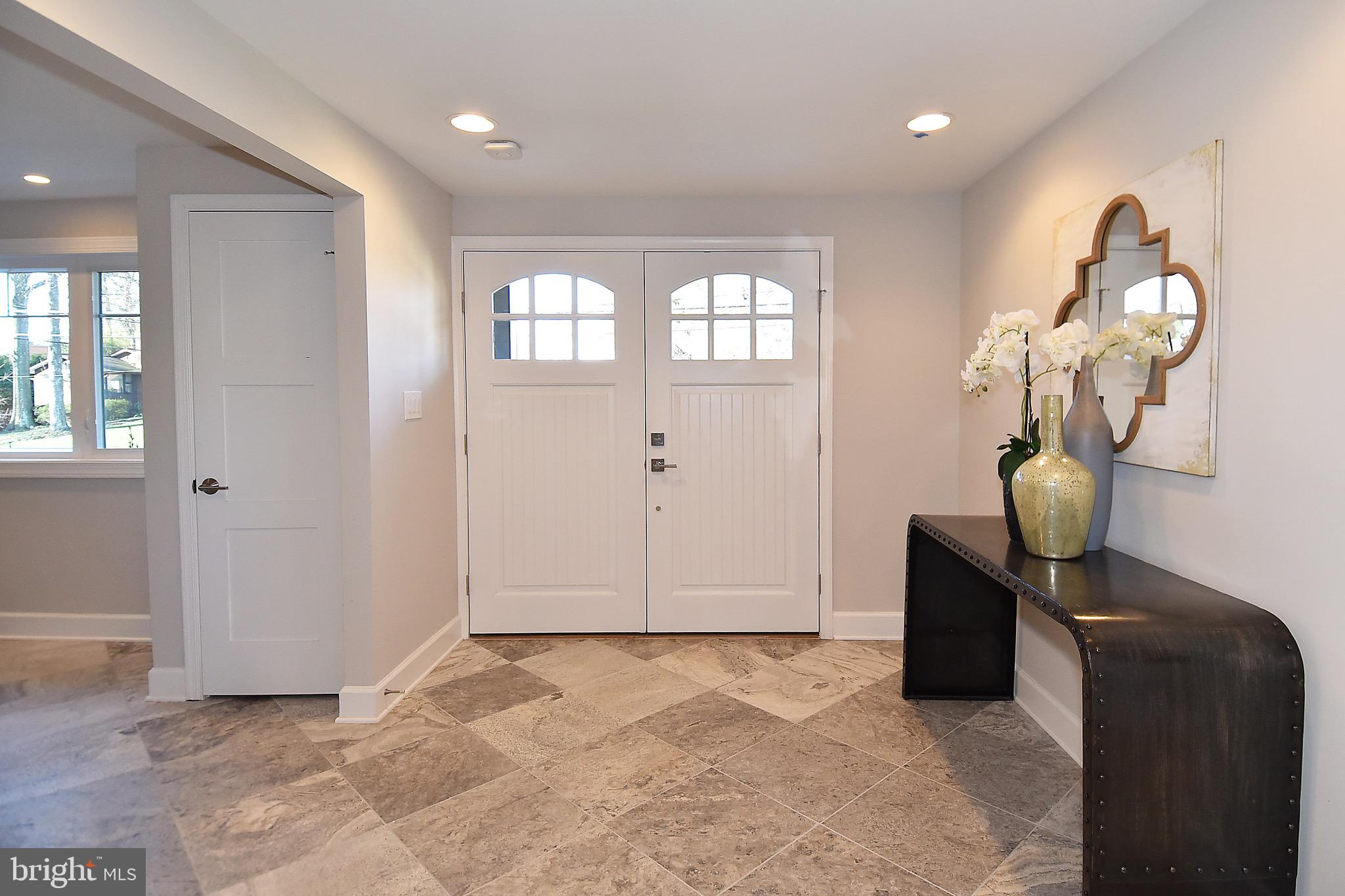 7801 Beech Tree Road Bethesda, MD 20817 - Photo 10 of 52 Foyer