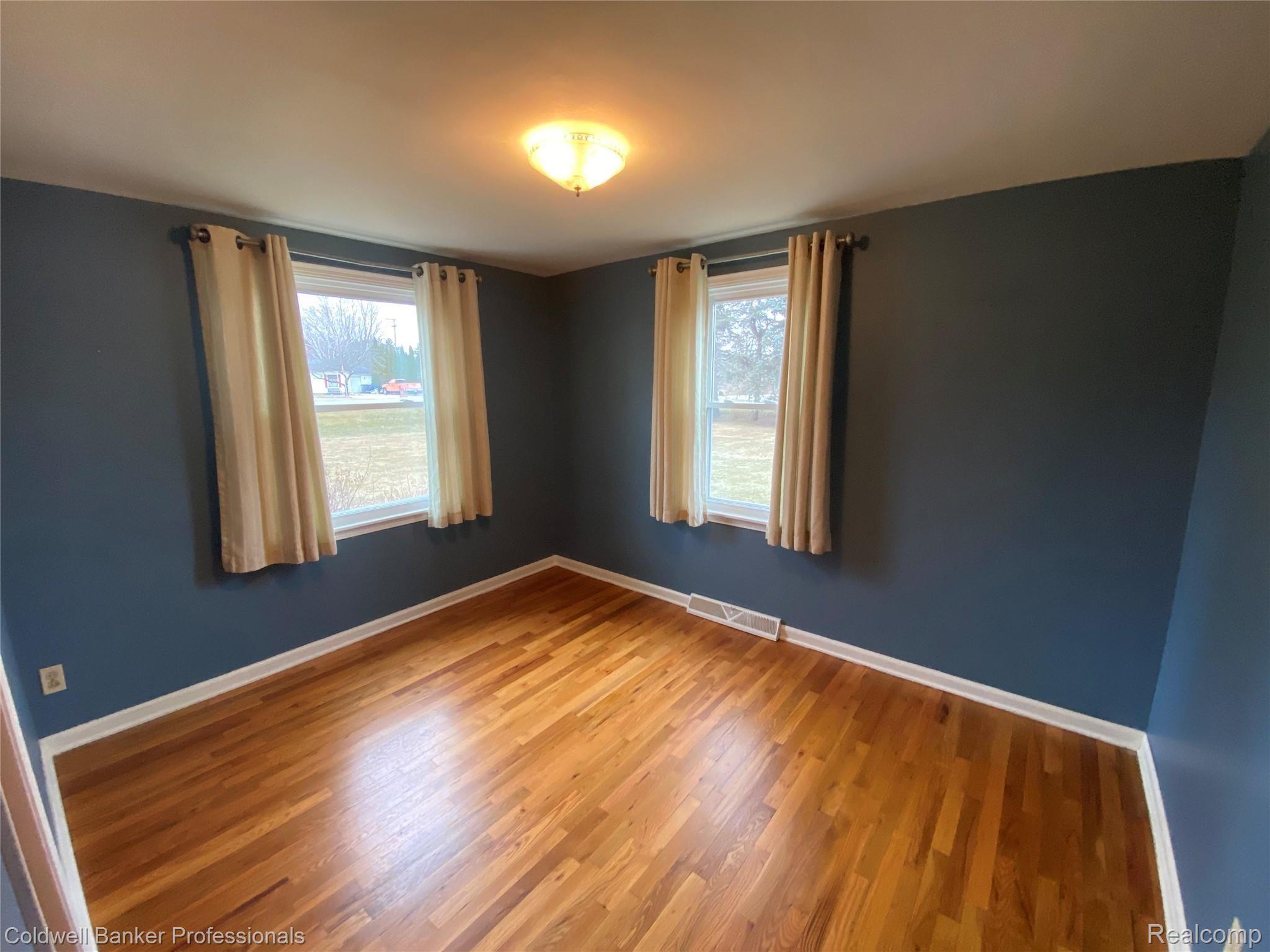 2329 Bowers Road Lapeer, MI 48446 - Photo 18 of 25 CA11E379-1658-4C45-9B24-9FE38CD1D4E3.jpeg