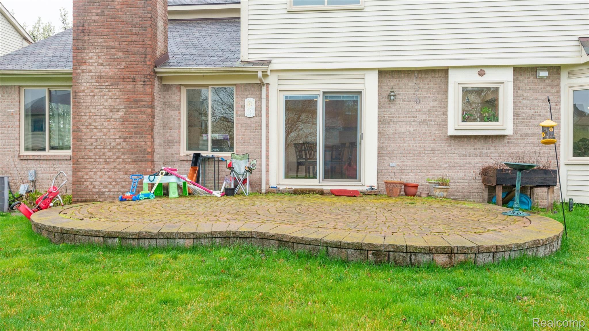 45180 Hanford Road Canton, MI 48187 - Photo 7 of 50 Brick Patio